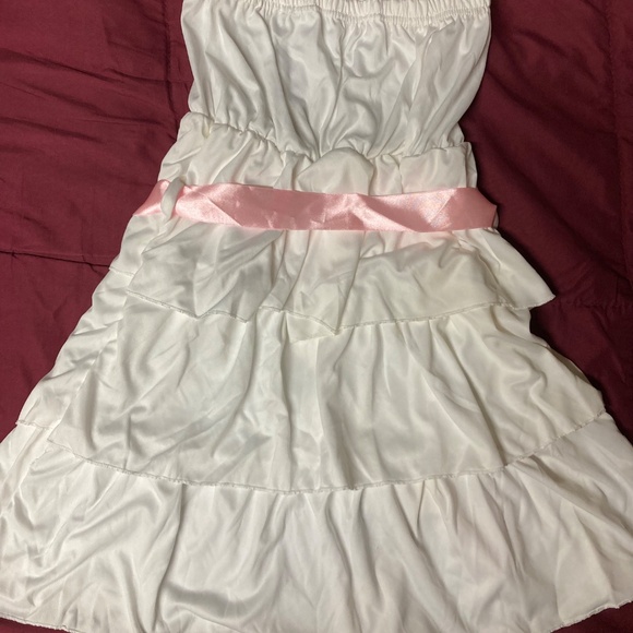 NWOT White Tiered Strapless Blouse - Picture 5 of 6